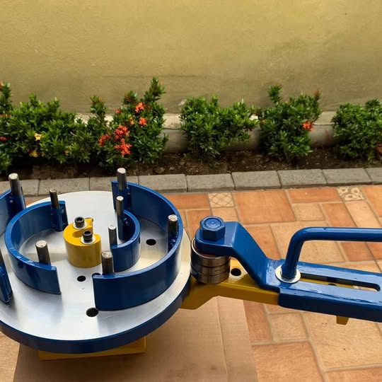 Máquina para colochos y trabajos decorativos